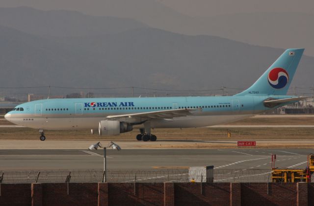 Airbus A300F4-600 (HL7243) - January 6, 2012