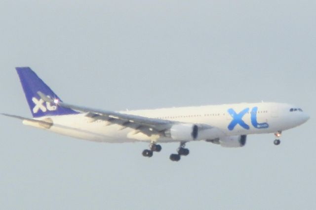 Airbus A330-200 (CS-TOP)