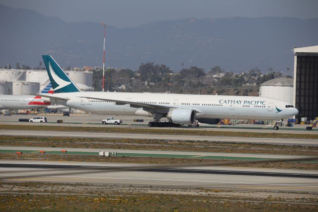 BOEING 777-300ER (B-KQH)