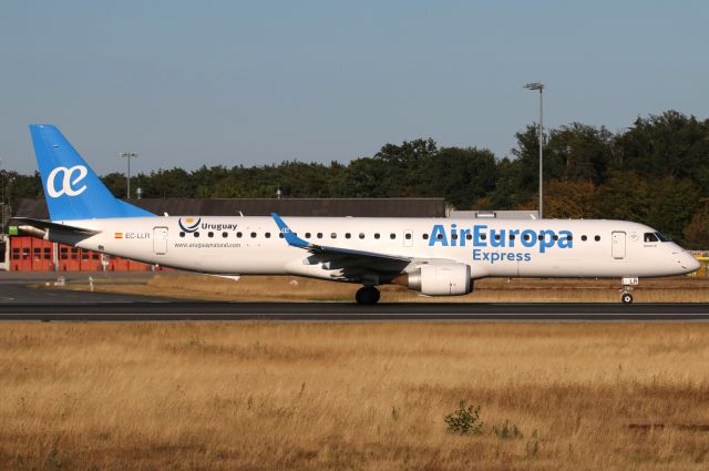 Embraer ERJ-190 (EC-LLR)