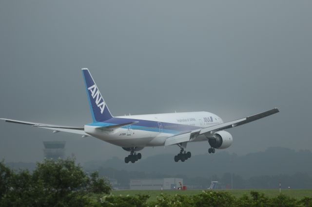 Boeing 777-200 (JA702A) - 26 July 2015:HND-HKD.