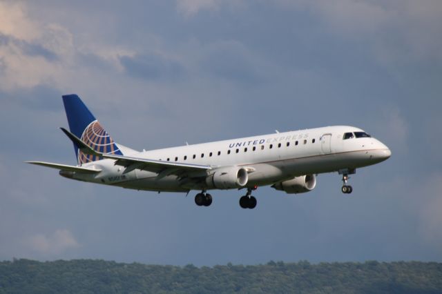 Embraer 175 (N154SY) - United express (operated by skywest) E175LR landing at KUNV