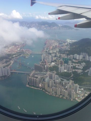 Airbus A380-800 (SIA856) - fly over the victoria harbour