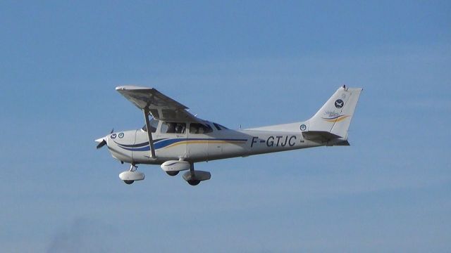 Cessna Skyhawk (F-GTJC)