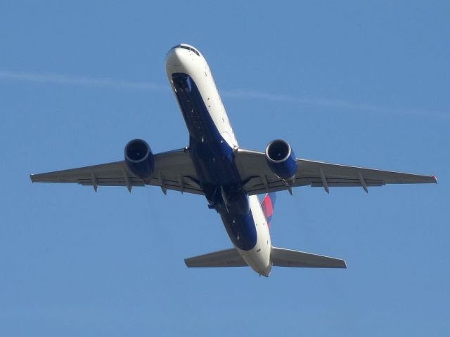 Boeing 757-200 (N651DL)