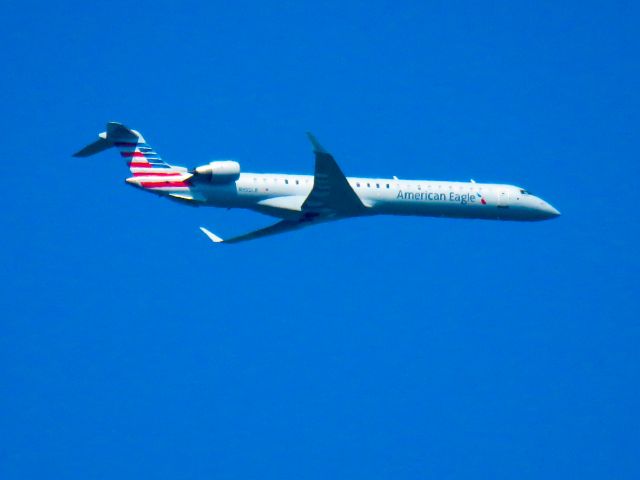 Canadair Regional Jet CRJ-900 (N955LR)