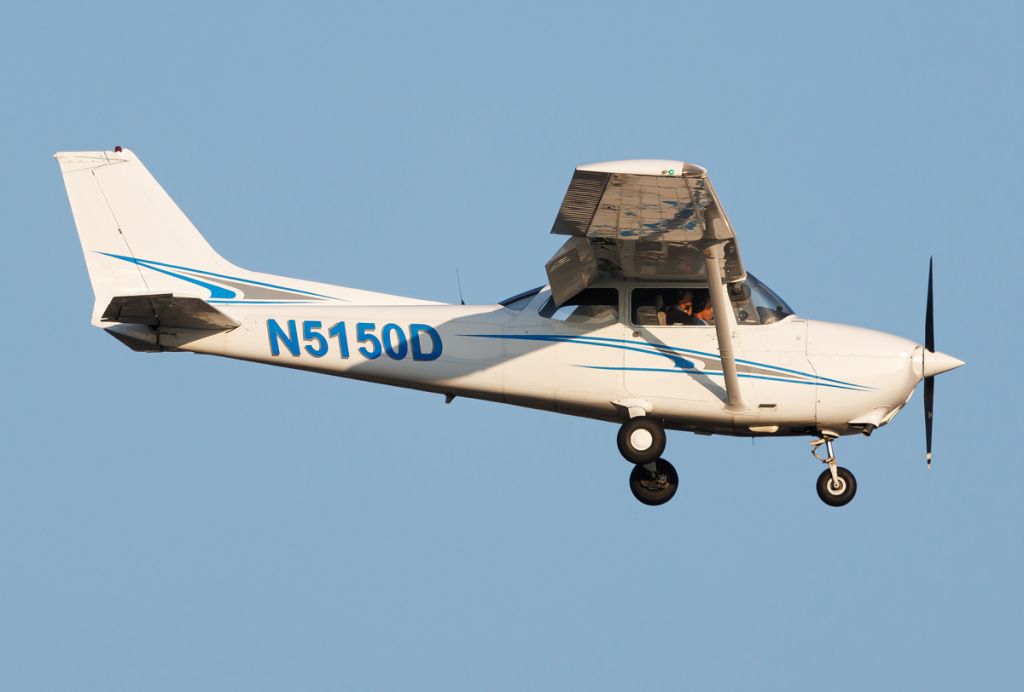 Cessna Skyhawk (N5150D)