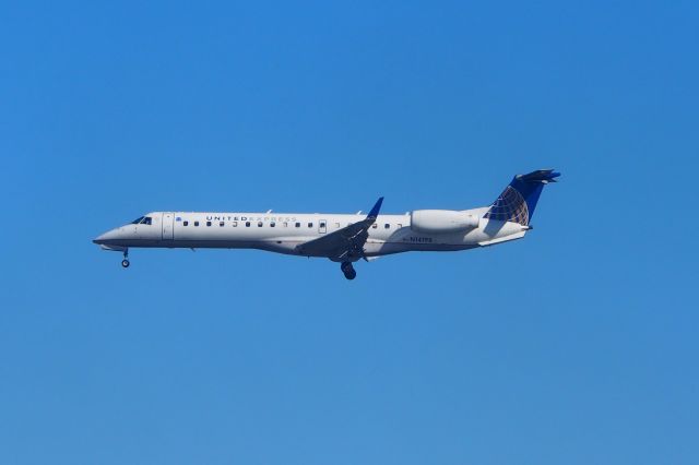 Embraer ERJ-145 (N14198)