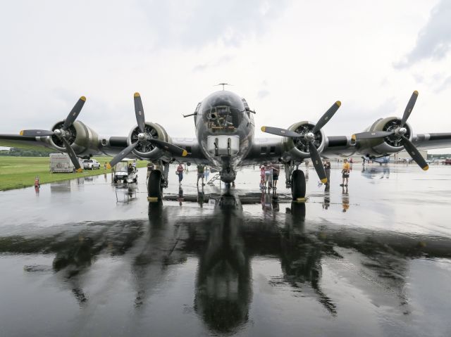 Boeing B-17 Flying Fortress (N5017N) - On the way to Oshkosh 2015. 18 August 2015.