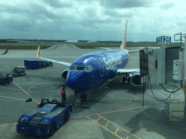 BOEING 737-300 (N358SW) - Pushing back for Harlingen, TX