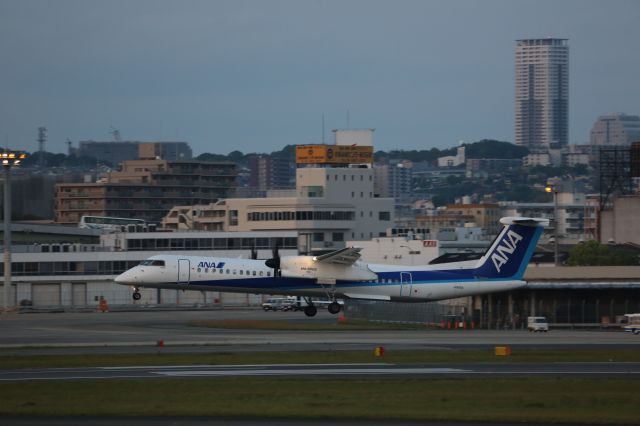 de Havilland Dash 8-400 (JA855A)