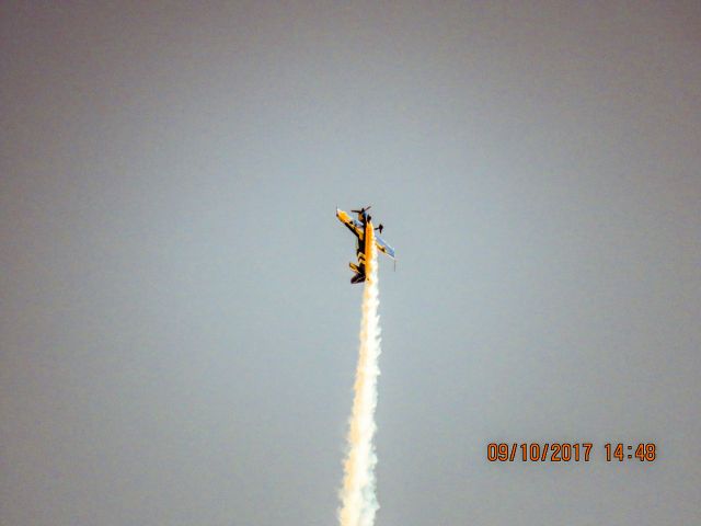 EXTRA EA-300 (N102JK)