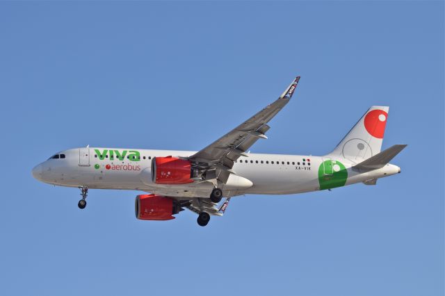 Airbus A320neo (XA-VIK) - Airbus A320-271N XA-VIK MSN 8554 of VivaAerobus on short final to runway 05R at Mexico City International Airport (10/2020).