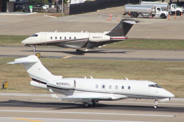 Bombardier Challenger 300 (N290CL) - 05NOV23