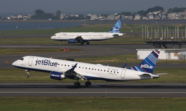 Embraer ERJ-190 (N346JB)