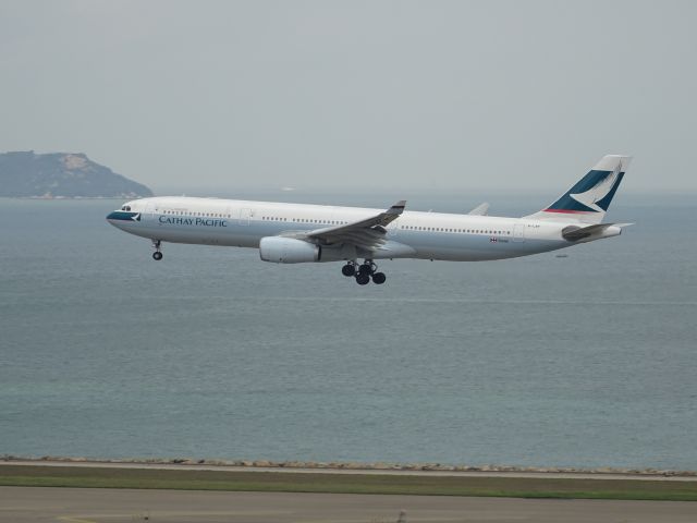 Airbus A330-300 (B-LBF)