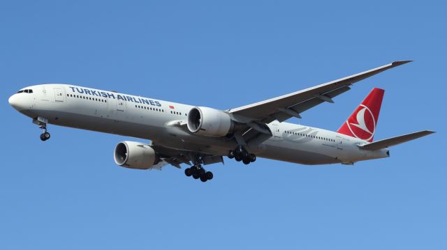 BOEING 777-300 (TC-JJL) - 18/09/2021:  Flight from Istanbul on final to runway 12.