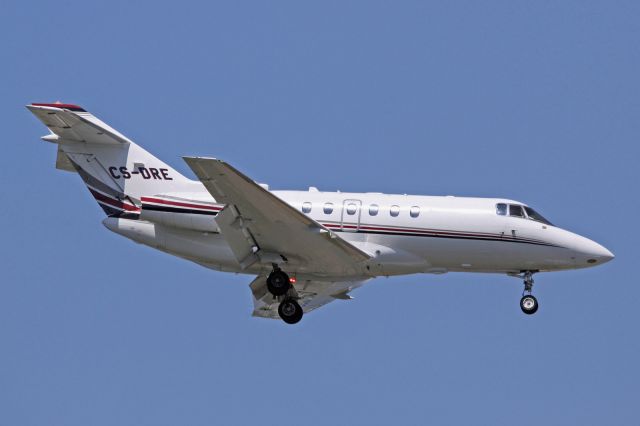 Hawker 800 (CS-DRE)