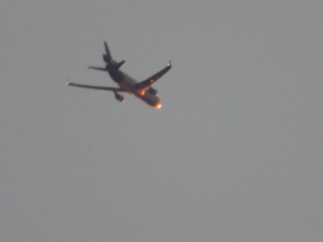Boeing MD-11 (N595FE)