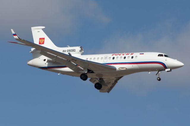 Dassault Falcon 7X (RA-09090) - Coming from Lima, (Peru), a scale technical in Tenerife South, to continue towards Lisbon-<br>Tenerife Sur<br>20/11/2016<br>cn-247-