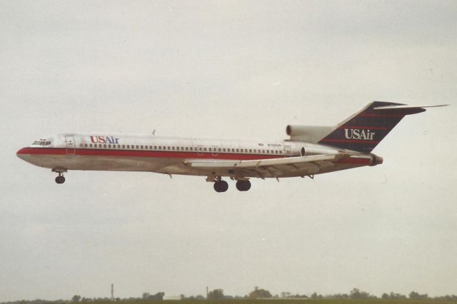 BOEING 727-200 (N762US) - 23-L. Scanned from print.