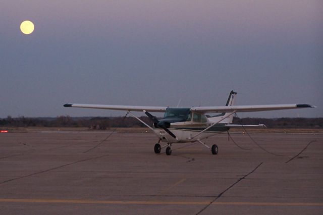 Cessna Skyhawk (N5098J)