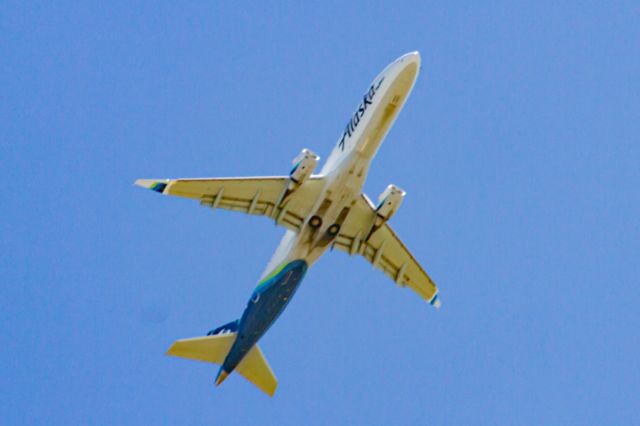 Embraer 175 —