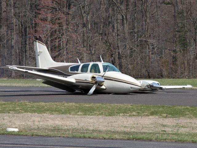 Beechcraft 55 Baron —