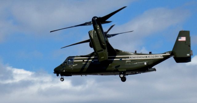 Bell V-22 Osprey (16-8302) - On short final is this HMX-1 United States Marine Corps "Osprey" Tiltrotor that is currently used as a support aircraft for the arriving president of the United States in March of 2023.