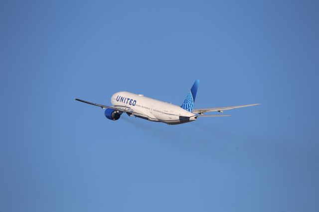 Boeing 777-200 (N772UA)