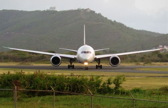 Boeing 787-9 Dreamliner (G-VYUM)