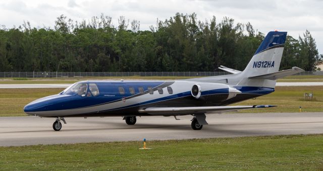 Cessna Citation II (N812HA) - Taxing for take off