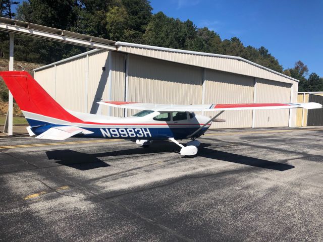 Cessna Skylane (N9983H)