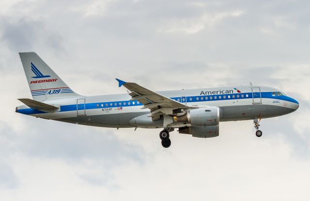 Airbus A319 (N744P) - Piedmont retro livery on this American A319