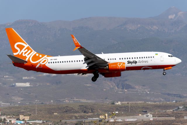 Boeing 737-800 (UR-SQO) - Tenerife Sur - Reina Sofia (TFS / GCTS) - Spainbr /br /Photo taken: September 30, 2023br /br /Operator: SkyUp Airlinesbr /Type: Boeing 737-82Rbr /Registration: UR-SQObr /Serial: 40880/4288