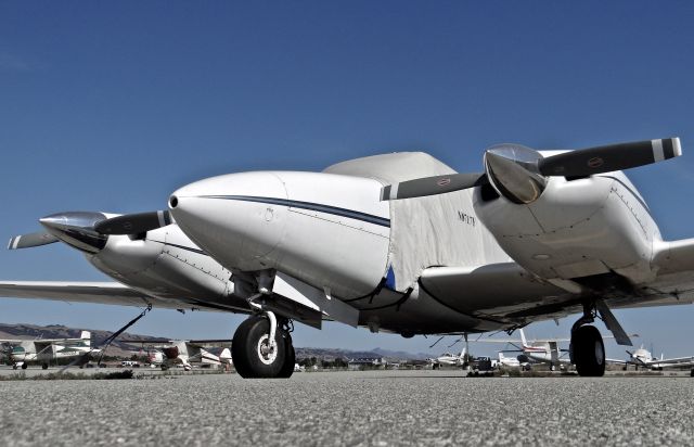Piper PA-30 Twin Comanche (N8717Y)