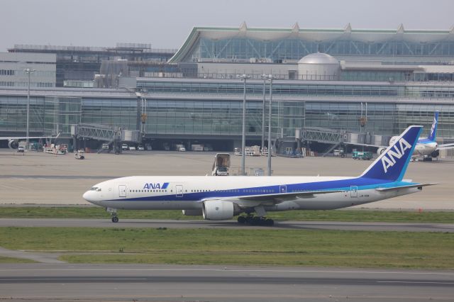 Boeing 777-200 (JA701A)