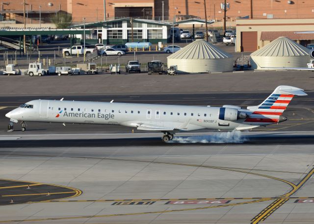 Canadair Regional Jet CRJ-900 (N908FJ)