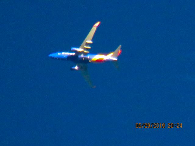 Boeing 737-700 (N715SW)