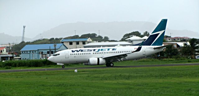 Boeing 737-700 (C-FWSY)