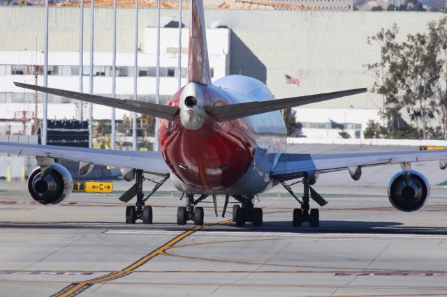 Boeing 747-400 (VH-OEF)