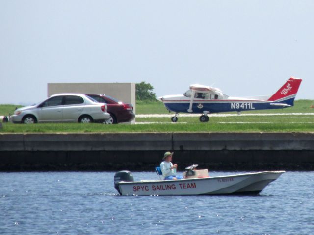 Cessna Skyhawk (N9411L)