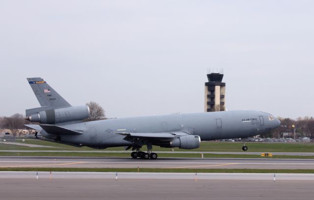 Boeing MD-11 (AMC50030) - No location is given for US military aircraft.