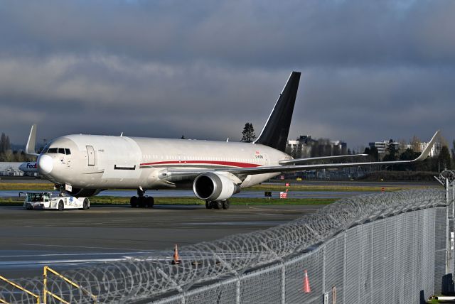 BOEING 767-300 (C-FCPD)