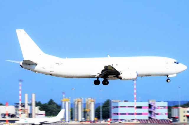 BOEING 737-400 (F-GZTI)