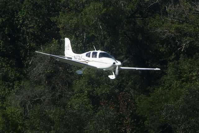 Cirrus SR-22 (N372LF)