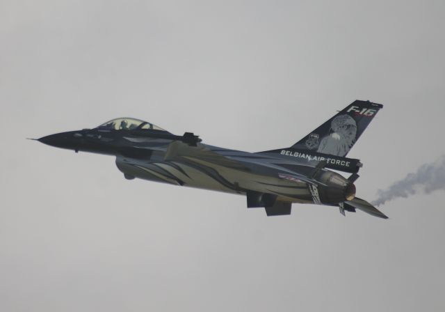 — — - Belgium F16 sol display at RIAT '19