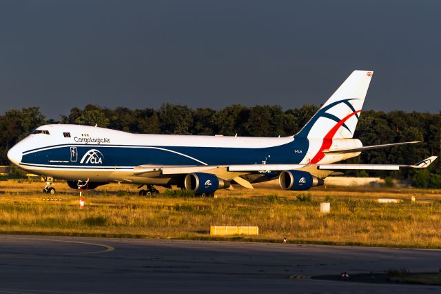 Boeing 747-400 (G-CLAA) - sun only on the taxiway!