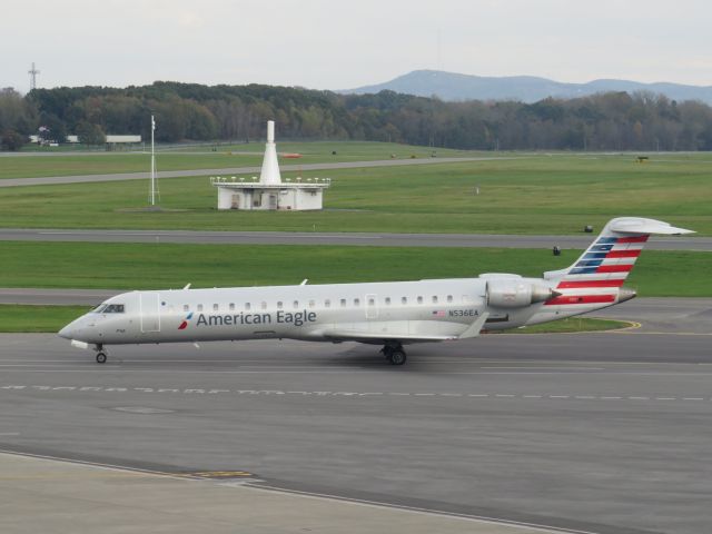 Canadair Regional Jet CRJ-700 (N536EA)