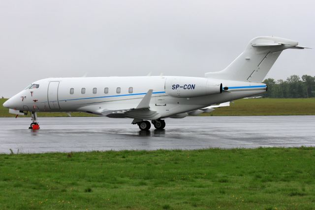 Bombardier Challenger 300 (SP-CON)